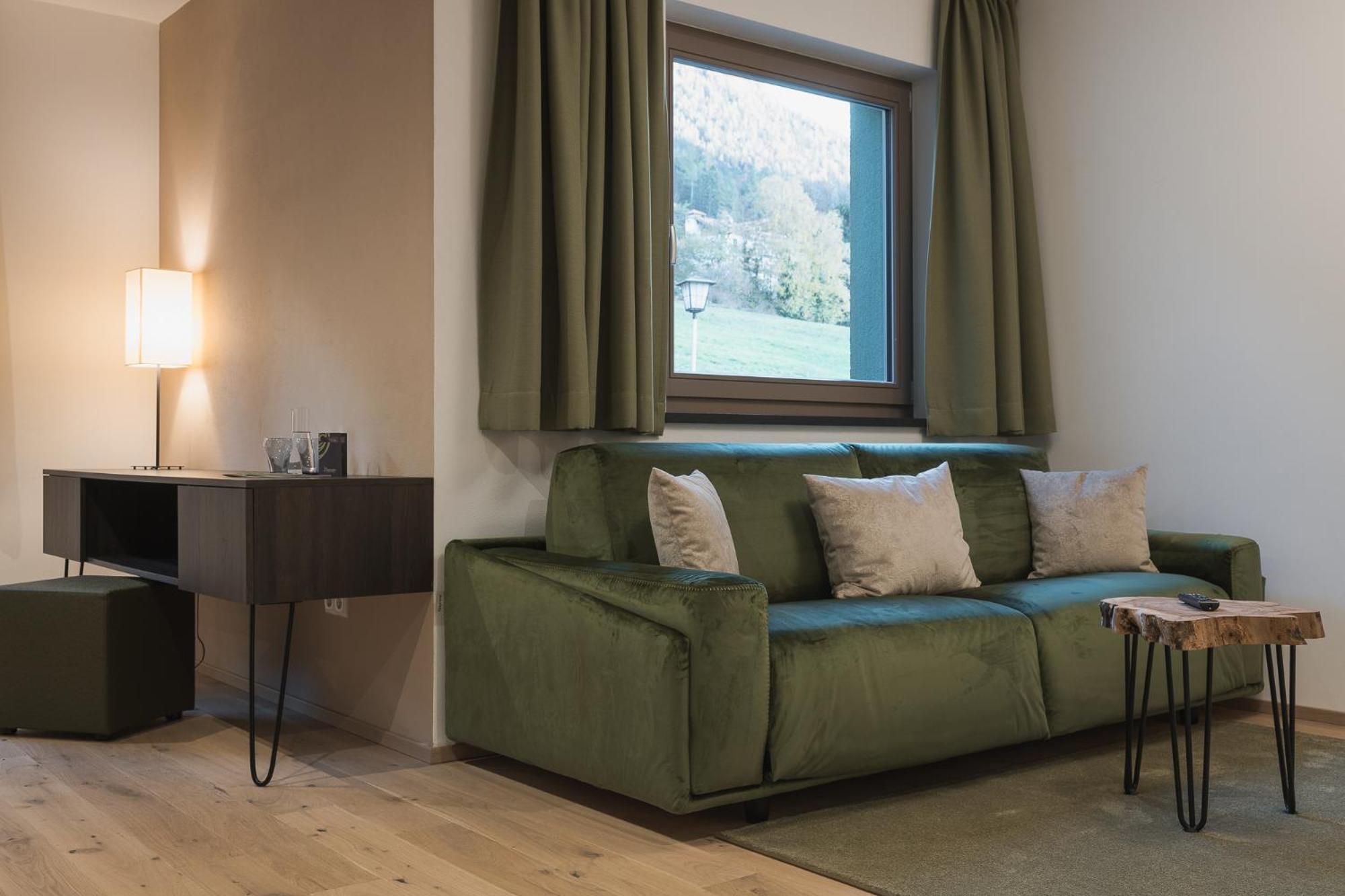 Oliven- & Genusshotel Hirzer Schenna Chambre photo