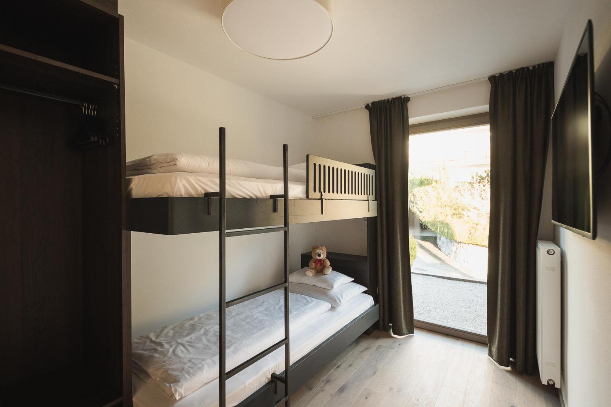 Oliven- & Genusshotel Hirzer Schenna Chambre photo