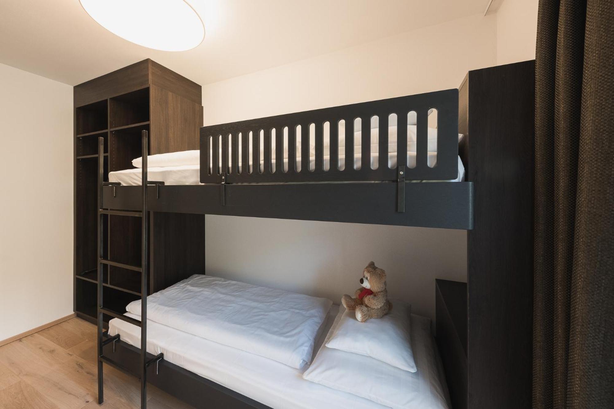 Oliven- & Genusshotel Hirzer Schenna Chambre photo
